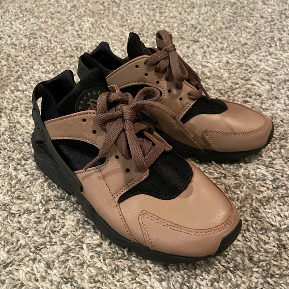 Nike Air Huarache "Toadstool" Sneakers - Picture 8 of 8